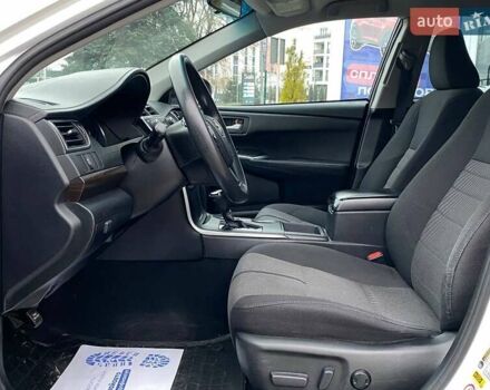 Білий Тойота Камрі, об'ємом двигуна 2.49 л та пробігом 165 тис. км за 13700 $, фото 10 на Automoto.ua