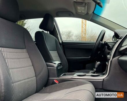 Белый Тойота Камри, объемом двигателя 2.5 л и пробегом 190 тыс. км за 13599 $, фото 8 на Automoto.ua