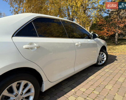 Тойота Камри 2016 в Харькове на Automoto.ua Белый Тойота Камри, объемом двигателя 2.49 л и пробегом 190 тыс. км за 16999 $, фото 33 на Automoto.ua