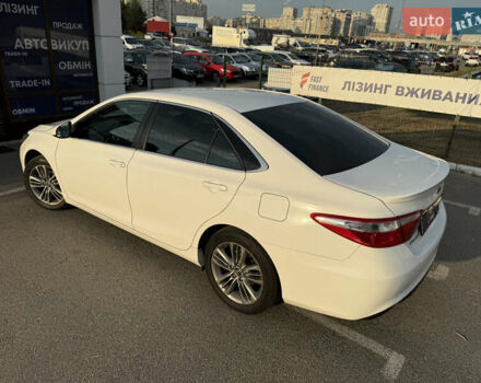 Белый Тойота Камри, объемом двигателя 2.49 л и пробегом 192 тыс. км за 13400 $, фото 7 на Automoto.ua