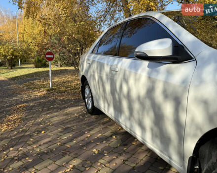 Тойота Камри 2016 в Харькове на Automoto.ua Белый Тойота Камри, объемом двигателя 2.49 л и пробегом 190 тыс. км за 16999 $, фото 42 на Automoto.ua