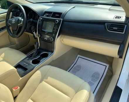 Белый Тойота Камри, объемом двигателя 2.5 л и пробегом 71 тыс. км за 3100 $, фото 7 на Automoto.ua