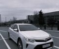 Белый Тойота Камри, объемом двигателя 2.5 л и пробегом 163 тыс. км за 19400 $, фото 1 на Automoto.ua