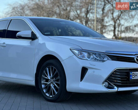 Белый Тойота Камри, объемом двигателя 2.49 л и пробегом 172 тыс. км за 16700 $, фото 4 на Automoto.ua