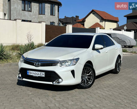 Белый Тойота Камри, объемом двигателя 2.49 л и пробегом 114 тыс. км за 17900 $, фото 1 на Automoto.ua