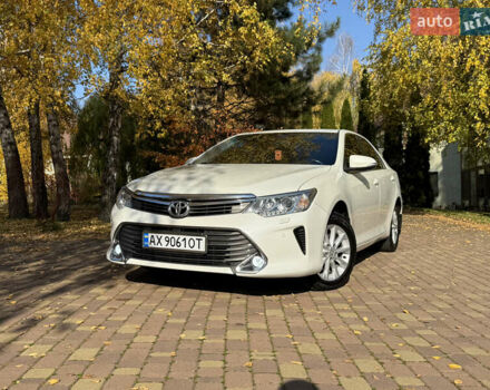 Тойота Камри 2016 в Харькове на Automoto.ua Белый Тойота Камри, объемом двигателя 2.49 л и пробегом 190 тыс. км за 16999 $, фото 5 на Automoto.ua