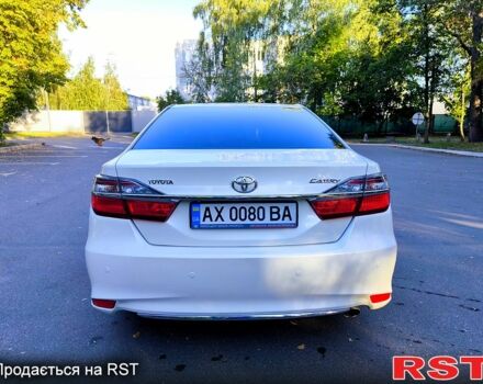 Белый Тойота Камри, объемом двигателя 2.5 л и пробегом 190 тыс. км за 15999 $, фото 3 на Automoto.ua