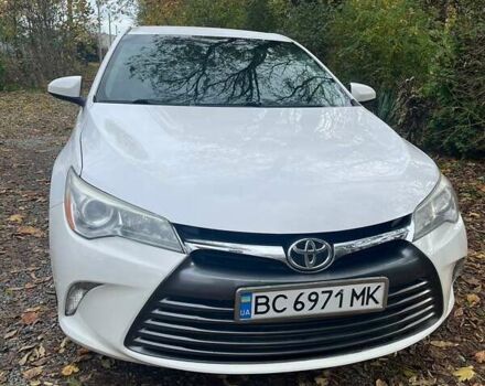 Белый Тойота Камри, объемом двигателя 2.5 л и пробегом 204 тыс. км за 13000 $, фото 3 на Automoto.ua