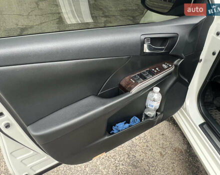 Белый Тойота Камри, объемом двигателя 0 л и пробегом 120 тыс. км за 18750 $, фото 3 на Automoto.ua