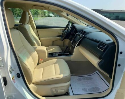 Белый Тойота Камри, объемом двигателя 2.5 л и пробегом 71 тыс. км за 3100 $, фото 6 на Automoto.ua