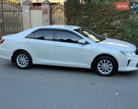 Белый Тойота Камри, объемом двигателя 2.49 л и пробегом 87 тыс. км за 18700 $, фото 5 на Automoto.ua