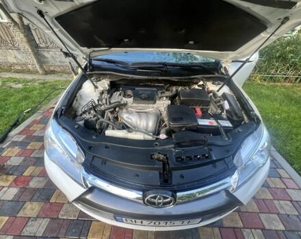 Білий Тойота Камрі, об'ємом двигуна 2.5 л та пробігом 121 тис. км за 12200 $, фото 1 на Automoto.ua