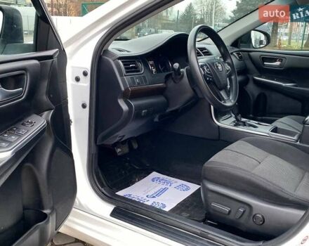 Білий Тойота Камрі, об'ємом двигуна 2.49 л та пробігом 165 тис. км за 13700 $, фото 9 на Automoto.ua
