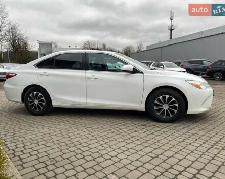 Білий Тойота Камрі, об'ємом двигуна 2.49 л та пробігом 165 тис. км за 13700 $, фото 4 на Automoto.ua