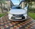 Белый Тойота Камри, объемом двигателя 2.5 л и пробегом 122 тыс. км за 11200 $, фото 1 на Automoto.ua
