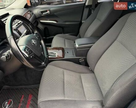 Белый Тойота Камри, объемом двигателя 2.49 л и пробегом 197 тыс. км за 16900 $, фото 12 на Automoto.ua