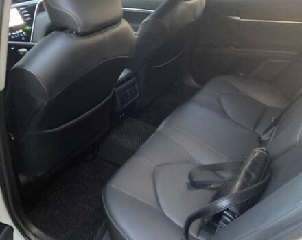 Белый Тойота Камри, объемом двигателя 2.49 л и пробегом 150 тыс. км за 21000 $, фото 30 на Automoto.ua