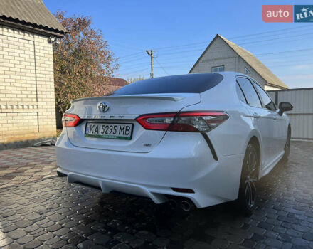 Белый Тойота Камри, объемом двигателя 2.49 л и пробегом 286 тыс. км за 17800 $, фото 4 на Automoto.ua