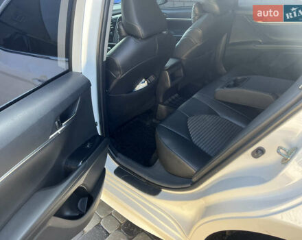 Белый Тойота Камри, объемом двигателя 2.49 л и пробегом 286 тыс. км за 17800 $, фото 17 на Automoto.ua