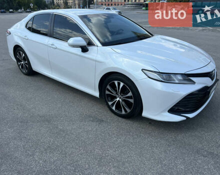 Білий Тойота Камрі, об'ємом двигуна 2.49 л та пробігом 139 тис. км за 21000 $, фото 4 на Automoto.ua