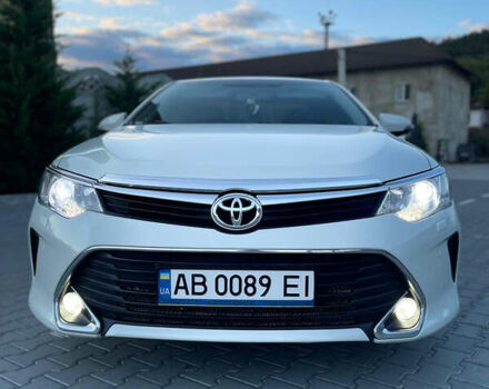Белый Тойота Камри, объемом двигателя 2.49 л и пробегом 155 тыс. км за 18700 $, фото 1 на Automoto.ua