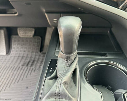 Тойота Камри 2017 в Черновцах на Automoto.ua Белый Тойота Камри, объемом двигателя 2.49 л и пробегом 80 тыс. км за 22900 $, фото 25 на Automoto.ua