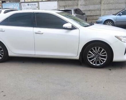 Білий Тойота Камрі, об'ємом двигуна 2.5 л та пробігом 194 тис. км за 19900 $, фото 2 на Automoto.ua