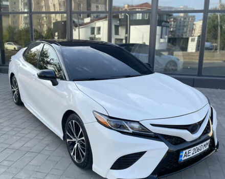 Білий Тойота Камрі, об'ємом двигуна 2.49 л та пробігом 141 тис. км за 19300 $, фото 1 на Automoto.ua