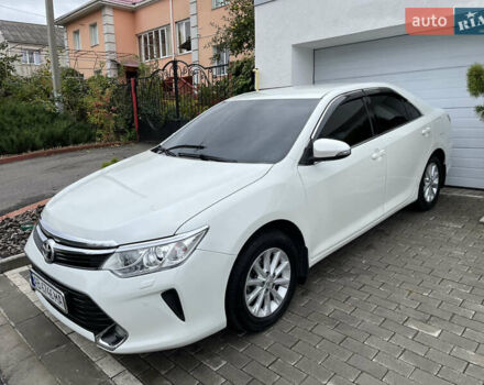 Белый Тойота Камри, объемом двигателя 2.49 л и пробегом 167 тыс. км за 16800 $, фото 3 на Automoto.ua