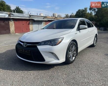 Білий Тойота Камрі, об'ємом двигуна 2.5 л та пробігом 158 тис. км за 15900 $, фото 1 на Automoto.ua