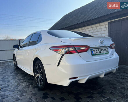 Белый Тойота Камри, объемом двигателя 2.49 л и пробегом 286 тыс. км за 17800 $, фото 5 на Automoto.ua