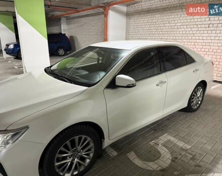 Тойота Камри 2017 в Львове на Automoto.ua Белый Тойота Камри, объемом двигателя 2.49 л и пробегом 148 тыс. км за 19300 $, фото 2 на Automoto.ua