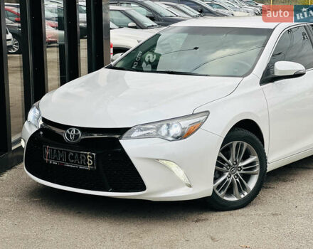 Белый Тойота Камри, объемом двигателя 2.5 л и пробегом 93 тыс. км за 16499 $, фото 1 на Automoto.ua
