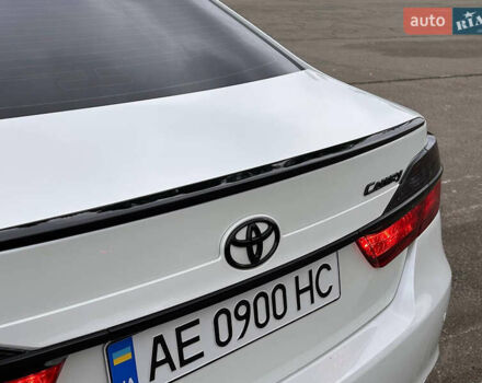Белый Тойота Камри, объемом двигателя 2.49 л и пробегом 119 тыс. км за 20555 $, фото 31 на Automoto.ua