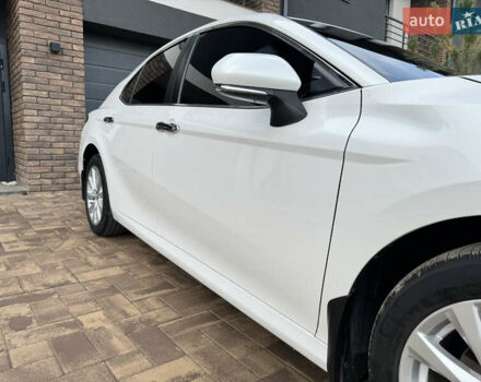 Тойота Камри 2017 в Черновцах на Automoto.ua Белый Тойота Камри, объемом двигателя 2.49 л и пробегом 80 тыс. км за 22900 $, фото 8 на Automoto.ua