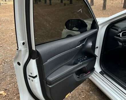 Белый Тойота Камри, объемом двигателя 2.49 л и пробегом 152 тыс. км за 21000 $, фото 19 на Automoto.ua