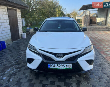 Белый Тойота Камри, объемом двигателя 2.49 л и пробегом 286 тыс. км за 17800 $, фото 11 на Automoto.ua