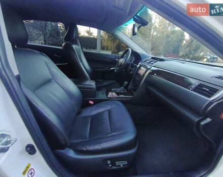 Белый Тойота Камри, объемом двигателя 2.49 л и пробегом 169 тыс. км за 16500 $, фото 14 на Automoto.ua