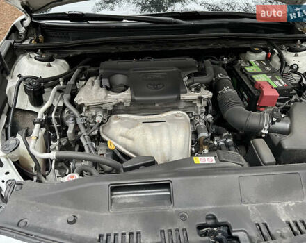 Белый Тойота Камри, объемом двигателя 2.49 л и пробегом 152 тыс. км за 21000 $, фото 7 на Automoto.ua