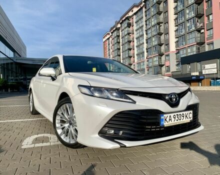 Белый Тойота Камри, объемом двигателя 2.5 л и пробегом 104 тыс. км за 21900 $, фото 1 на Automoto.ua