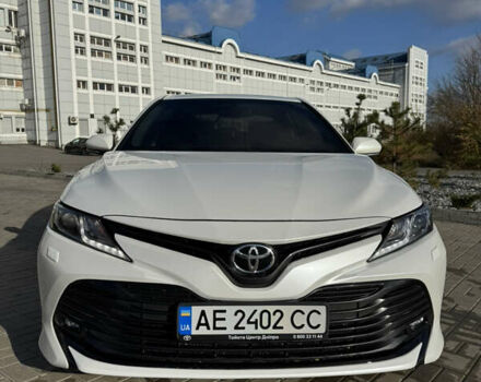 Белый Тойота Камри, объемом двигателя 2.49 л и пробегом 122 тыс. км за 21400 $, фото 1 на Automoto.ua