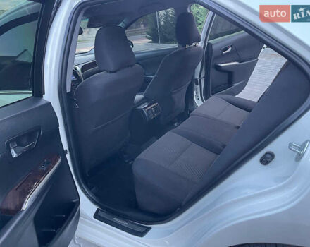 Белый Тойота Камри, объемом двигателя 2.49 л и пробегом 155 тыс. км за 18700 $, фото 15 на Automoto.ua