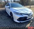 Белый Тойота Камри, объемом двигателя 2.5 л и пробегом 149 тыс. км за 19000 $, фото 1 на Automoto.ua