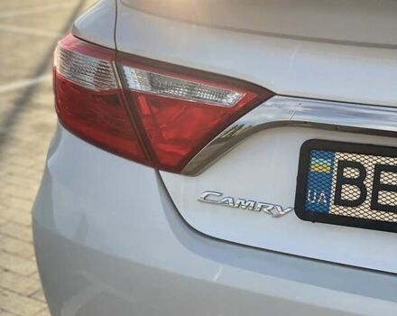 Белый Тойота Камри, объемом двигателя 2.4 л и пробегом 105 тыс. км за 17000 $, фото 2 на Automoto.ua