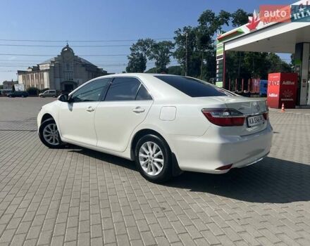 Белый Тойота Камри, объемом двигателя 2.49 л и пробегом 217 тыс. км за 17300 $, фото 4 на Automoto.ua