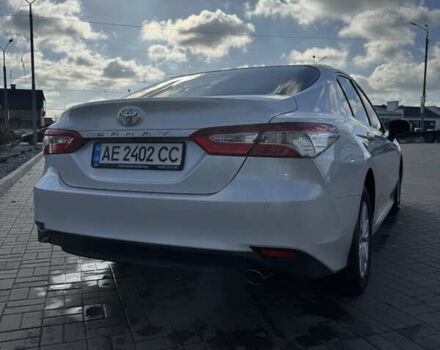 Белый Тойота Камри, объемом двигателя 2.49 л и пробегом 122 тыс. км за 21400 $, фото 2 на Automoto.ua