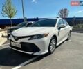 Белый Тойота Камри, объемом двигателя 2.49 л и пробегом 176 тыс. км за 17000 $, фото 1 на Automoto.ua
