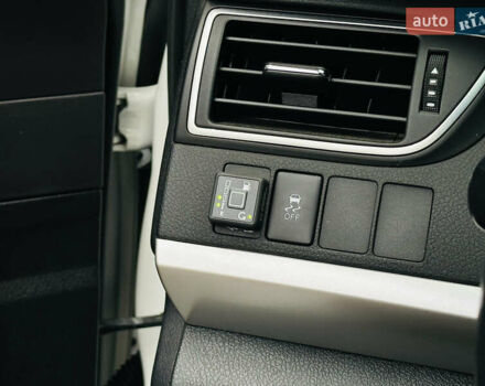 Белый Тойота Камри, объемом двигателя 2.5 л и пробегом 93 тыс. км за 16499 $, фото 38 на Automoto.ua