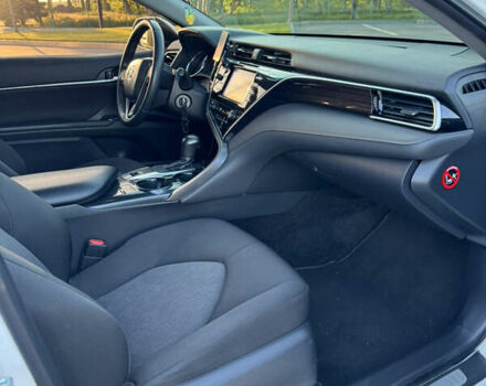 Белый Тойота Камри, объемом двигателя 2.49 л и пробегом 122 тыс. км за 21400 $, фото 19 на Automoto.ua