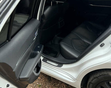 Белый Тойота Камри, объемом двигателя 2.49 л и пробегом 152 тыс. км за 21000 $, фото 21 на Automoto.ua